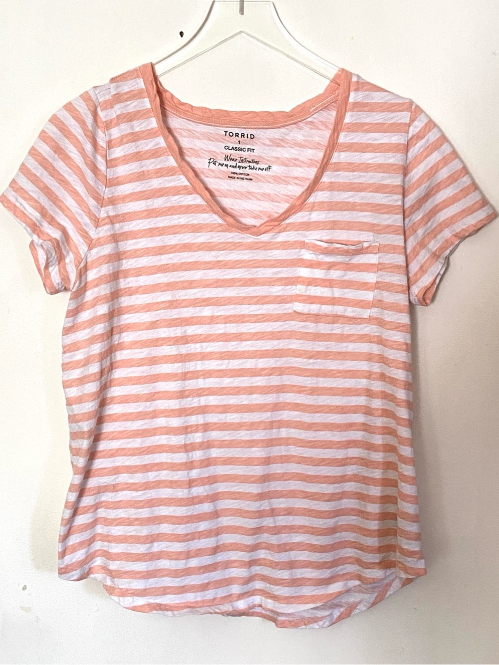 Torrid Size 1 Peach & White Striped V-Neck Tee Pocket Classic Fit Cotton Top